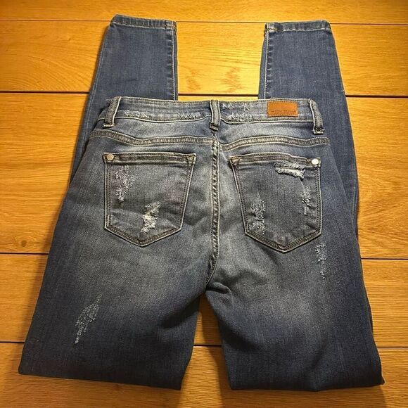 Judy Blue leopard distressed skinny fit 3/25 jeans - Picture 6 of 9